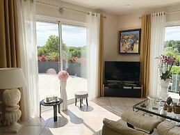 Villa l'Olivier, Chambre d'Hôtes Les Volets Bleus