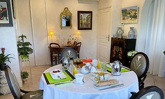 Villa l'Olivier, Chambre d'Hôtes Les Volets Bleus