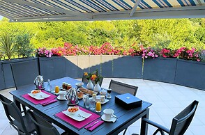 Villa l'Olivier, Chambre d'Hôtes Les Volets Bleus