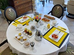 Villa l'Olivier, Chambre d'Hôtes Les Volets Bleus