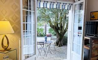 Villa l'Olivier, Chambre d'Hôtes Les Volets Bleus