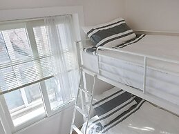 Cheese Guesthouse - Hostel