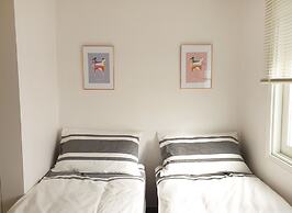 Cheese Guesthouse - Hostel