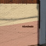 Cheese Guesthouse - Hostel