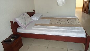 Airport luxury motel