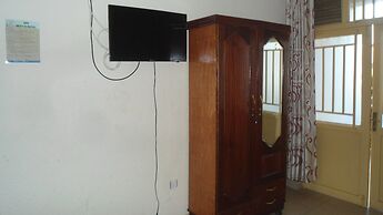 Airport luxury motel