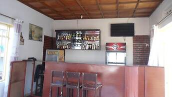 Airport luxury motel