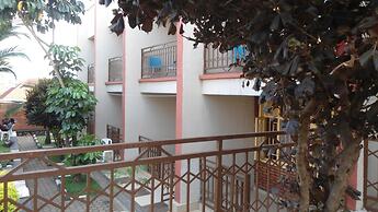 Airport luxury motel