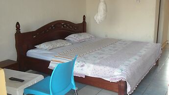 Airport luxury motel