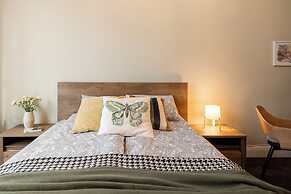 3 BDR Top Center Artistic Apartment - 115 m2