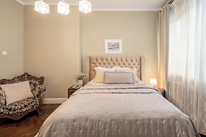 3 BDR Top Center Artistic Apartment - 115 m2