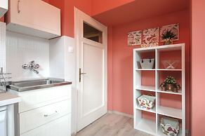 3 BDR Top Center Artistic Apartment - 115 m2