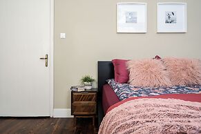 3 BDR Top Center Artistic Apartment - 115 m2