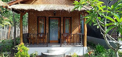 Kubu Artha Bungalow Nusa Penida