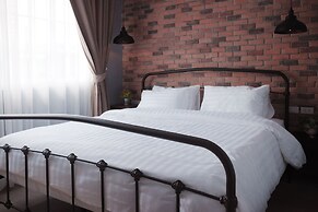 Hide and Seek Boutique Hometel