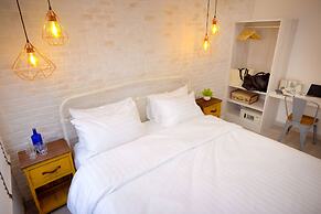 Hide and Seek Boutique Hometel