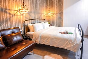 Hide and Seek Boutique Hometel