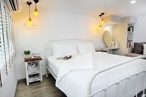 Hide and Seek Boutique Hometel