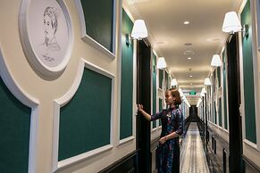 Genesis Regal Cruise