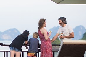 Genesis Regal Cruise