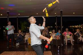 Genesis Regal Cruise