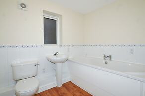 3 Bedroom Holiday Home With River Views