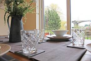 3 Bedroom Holiday Home With River Views