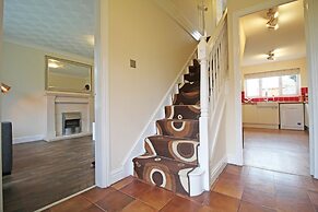 3 Bedroom Holiday Home With River Views