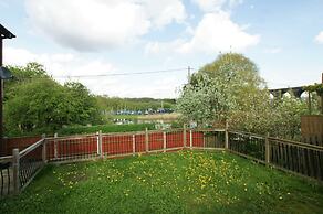 3 Bedroom Holiday Home With River Views