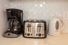 Luxury Condo 4 Bed 2 Bath Downtown Boston Sleeps 8