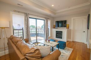 Luxury Condo 4 Bed 2 Bath Downtown Boston Sleeps 8