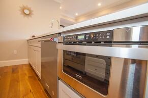 Luxury Condo 4 Bed 2 Bath Downtown Boston Sleeps 8
