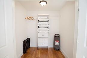 Luxury Condo 4 Bed 2 Bath Downtown Boston Sleeps 8