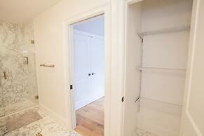 Luxury Condo 4 Bed 2 Bath Downtown Boston Sleeps 8