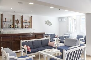 Naiades Marina Hotel