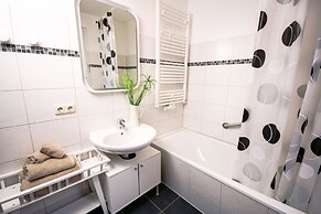 Apartments Alexandrinenstrasse