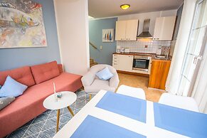 Apartments Alexandrinenstrasse