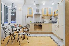 GM Apartment Smolenskaya 10