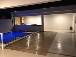 Casa com piscina em Caraguatatuba