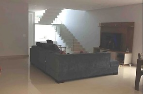 Casa com piscina em Caraguatatuba