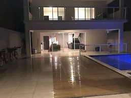 Casa com piscina em Caraguatatuba