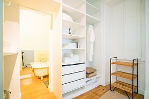 Estrela Neoclassical Apt River View