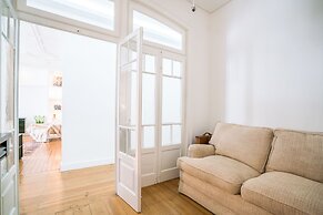 Estrela Neoclassical Apt River View