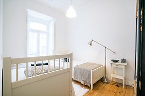 Estrela Neoclassical Apt River View