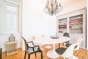 Estrela Neoclassical Apt River View