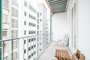 Estrela Neoclassical Apt River View