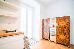 Estrela Neoclassical Apt River View