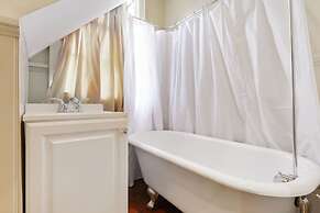 4 Bedroom 5 beds - 2030