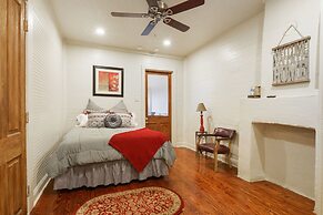 4 Bedroom 5 beds - 2030