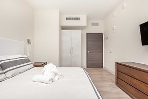 Private Luxury Condos at Costa Hollywood